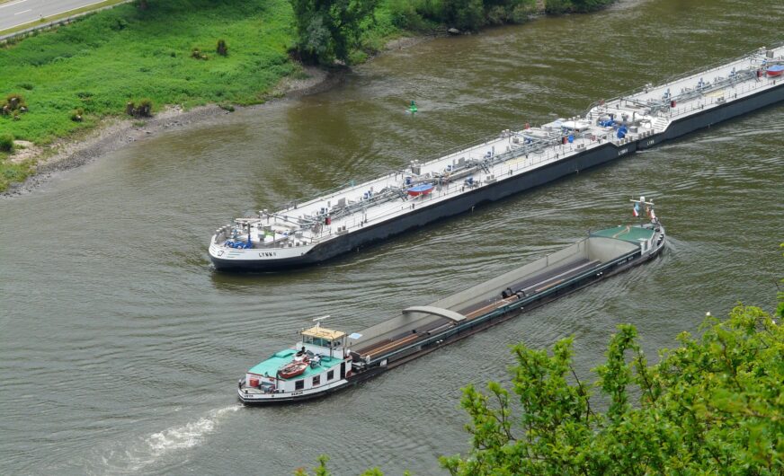 Binnenschifffahrt braucht eine Handbreit Wasser unterm Kiel