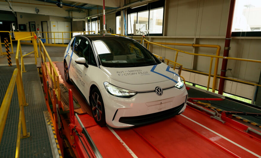 Projekt bei Audi: Autos fahren automatisiert auf Güterzug